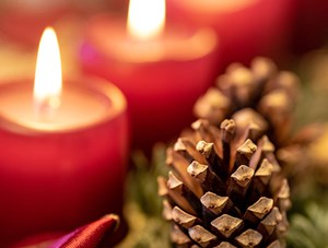 christmas_candle_pine_news